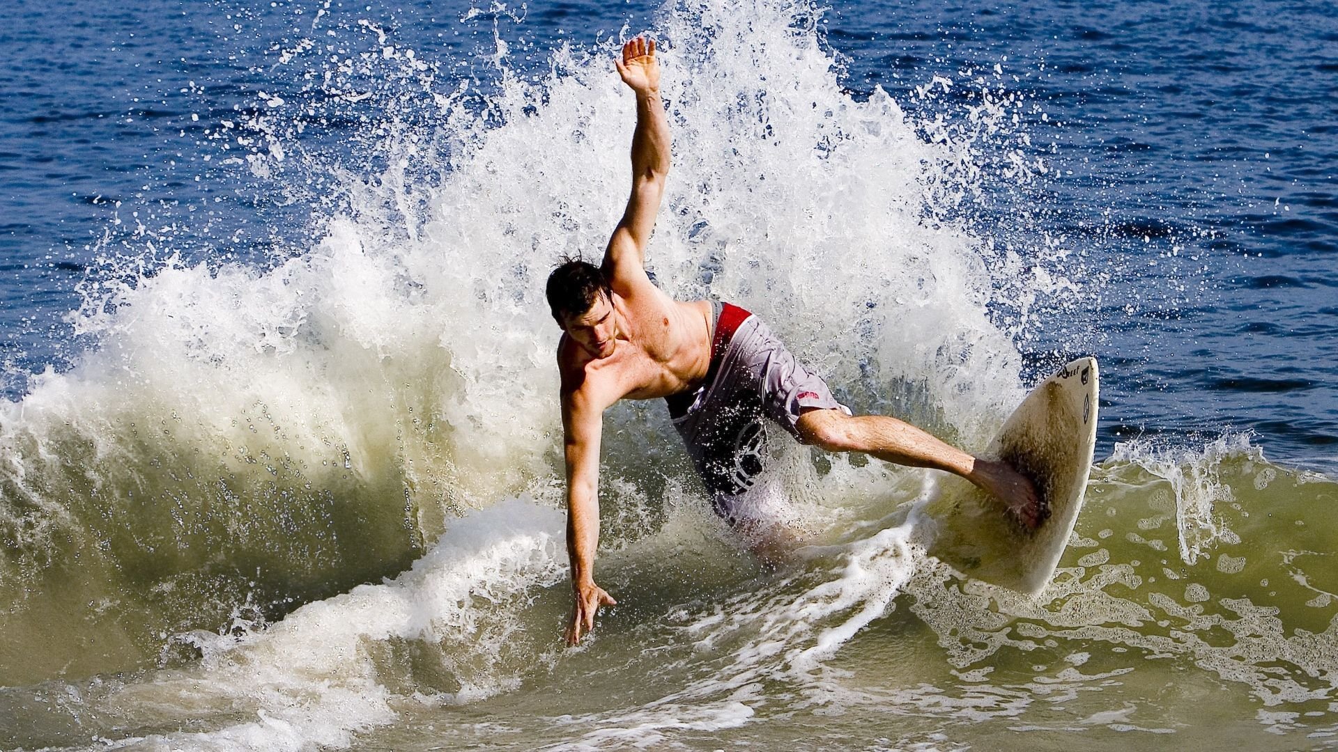 美国女足在巴黎奥运会比赛中以3-1击败巴西，2008年奥运会女足美国对巴西