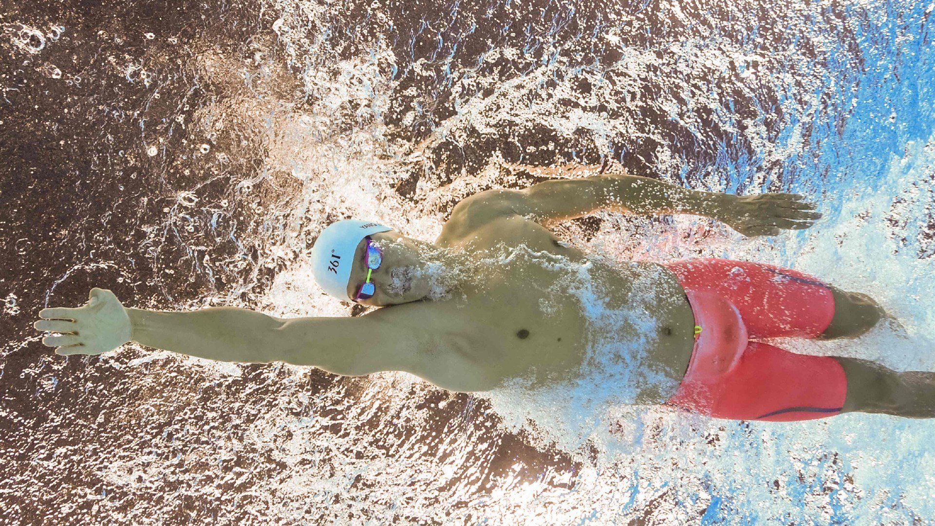 英超焦点战，精彩进球和神级扑救掀起高潮，英超专题